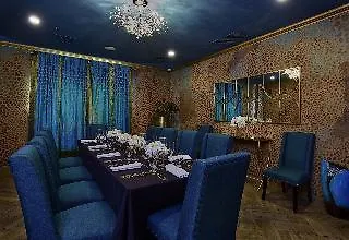 R Hotel Kingston