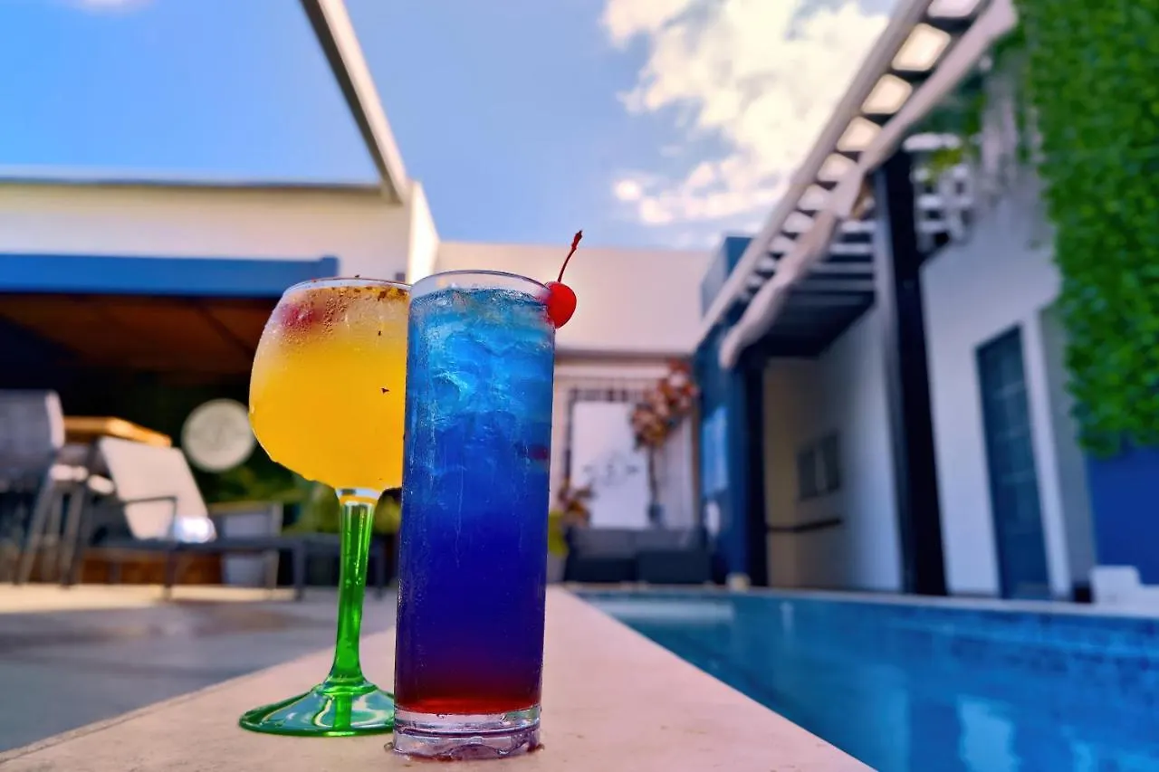 ****  R Hotel キングストン ジャマイカ