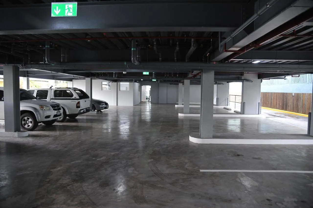 R Hotel キングストン